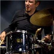 Clases de batería en español o inglés, todas las edades, niveles y estilos. Para más info